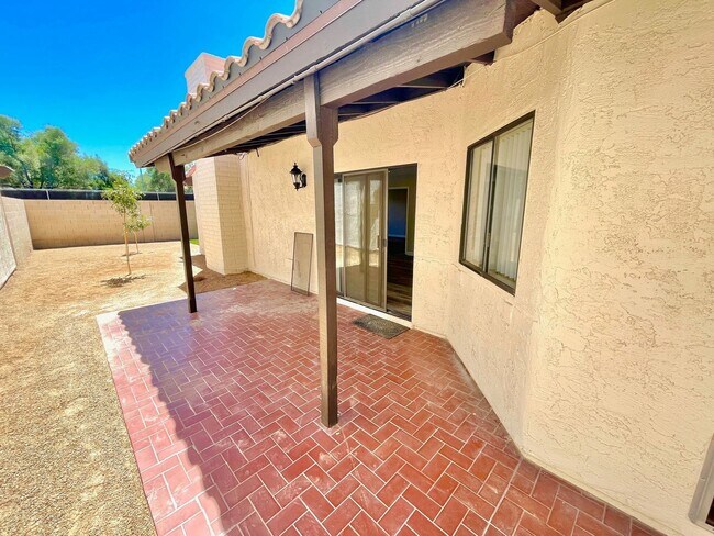 Building Photo - SINGLE STORY!! GATED COMMUNITY!! HIDDEN TR...