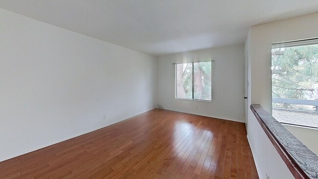 Building Photo - Studio City, 1Bed and 1.5 Bath Condo!