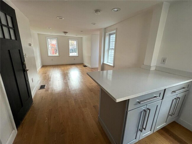 Building Photo - 5 Church St