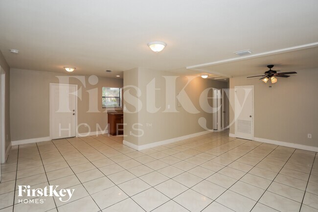 Building Photo - 1155 NW 127th St