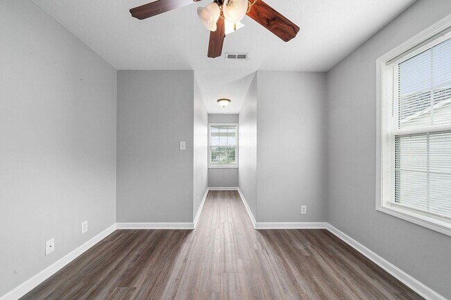 Building Photo - Single family home