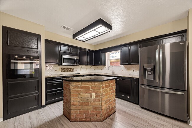 Building Photo - 7527 N Hollow Cir