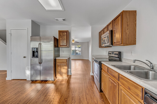 Kitchen - 9859 Chelsea Cir