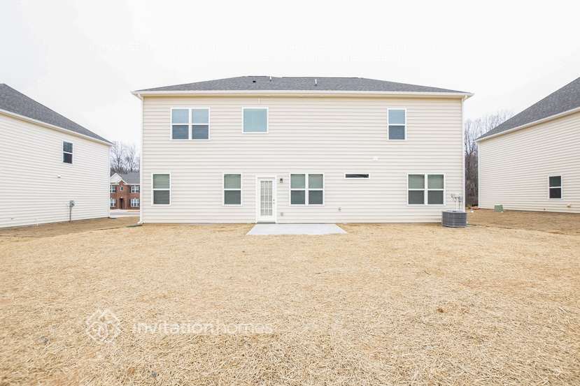 Building Photo - 131 Sassafras Rd