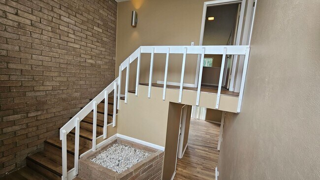 Building Photo - 557-559 Bailey Drive