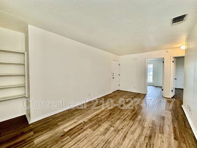 Building Photo - 10567 Starcrest Dr