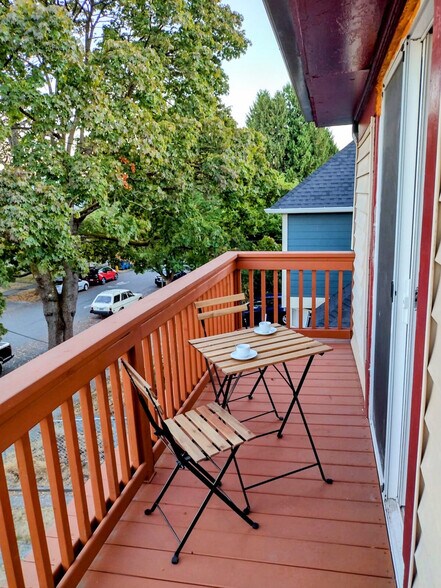 Building Photo - 1914 E Jefferson St