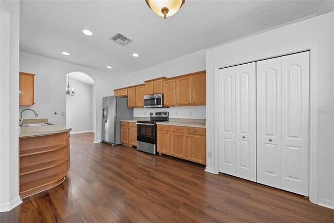 Building Photo - 8630 Sandy Plains Dr