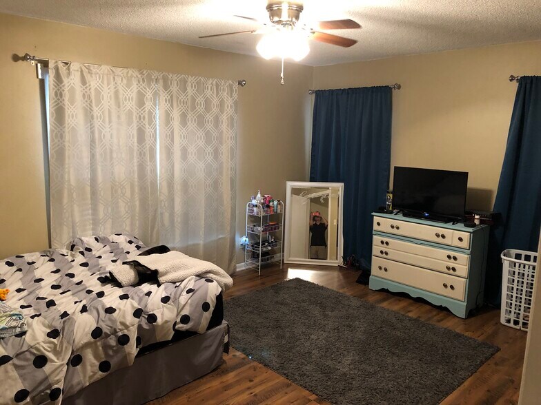 Building Photo - 3405 36th St