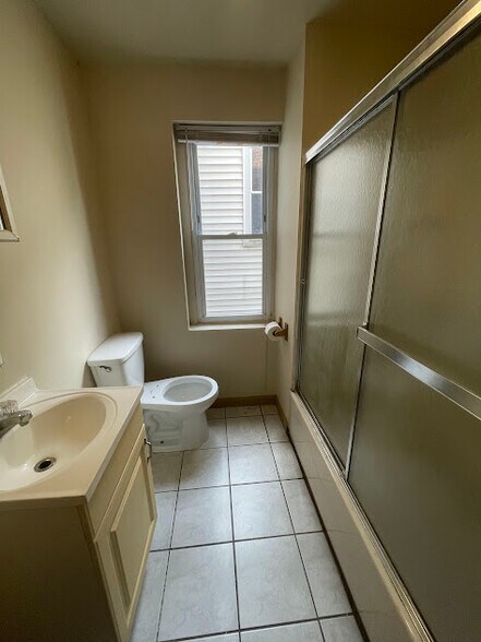Apt 2 - Bathroom 3 - 3103 Haverford Ave