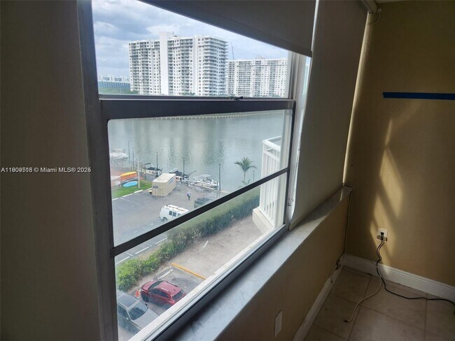 Building Photo - 18071 Biscayne Blvd