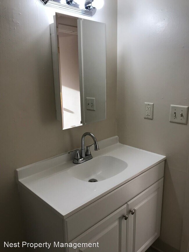 Building Photo - 402 Betsy Ross Pl