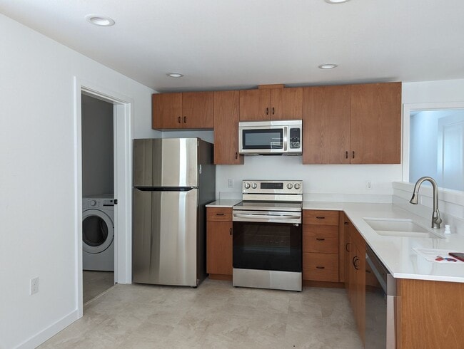 Building Photo - Stunning Remodeled Beacon Hill Home