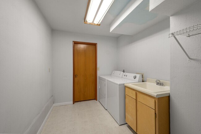 Building Photo - 4bd/2.5ba Kirkland Home