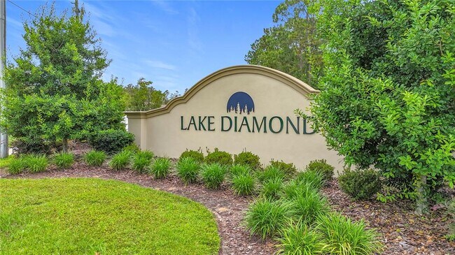 Building Photo - 30 Lake Diamond Ave