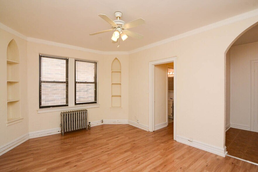 Building Photo - 4834 N Damen Ave
