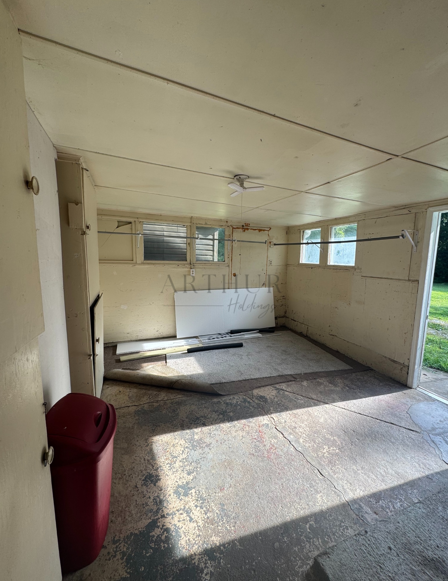 Building Photo - 815 N Ridge Ave