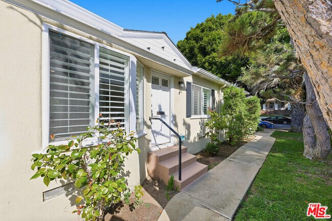 Building Photo - 948 20th St