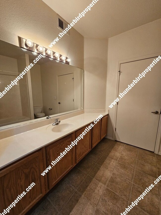 Building Photo - Available soon!!! Nice 2 Bedroom, 2 Bathroom, 1 Car Garage and 1,157 Sq Ft. Condo in Gated Commun...