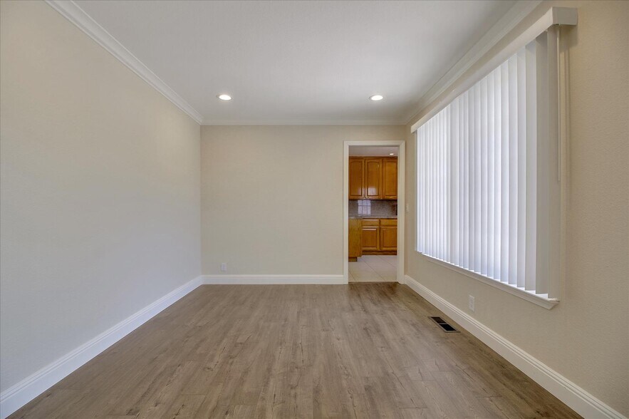 Building Photo - 6738 Tannahill Dr