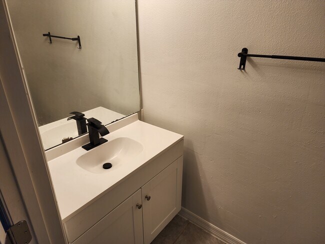 Building Photo - 3001 S Pines Dr