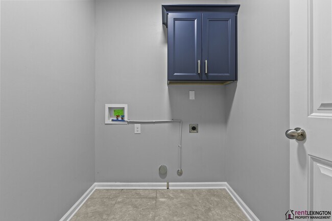 Building Photo - 111 High Hope Ln