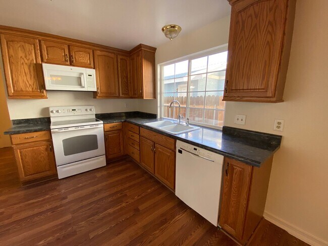 Building Photo - 843 Glen Martin Dr