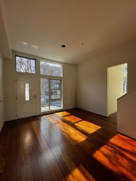 Building Photo - 42 Iron Horse Ln