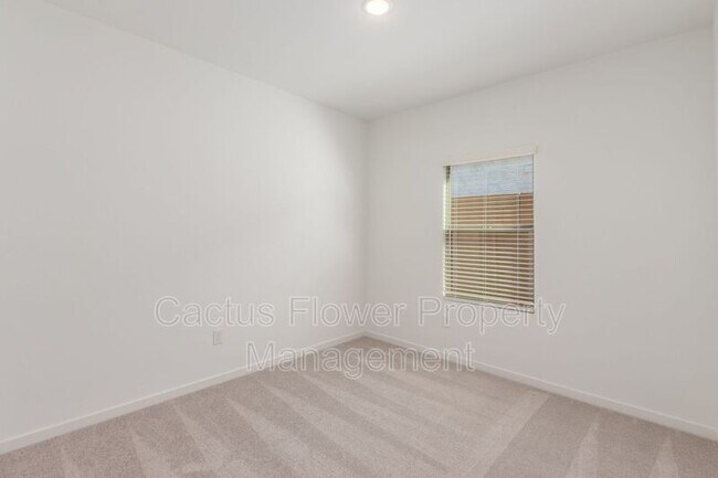 Building Photo - 3044 W Bent Tree Dr