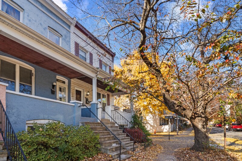 Building Photo - 3710 Chestnut Ave