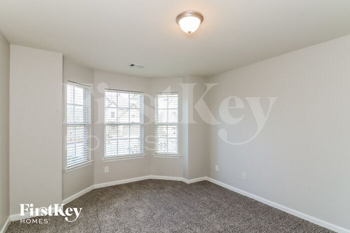 Building Photo - 6256 Cove Creek Dr