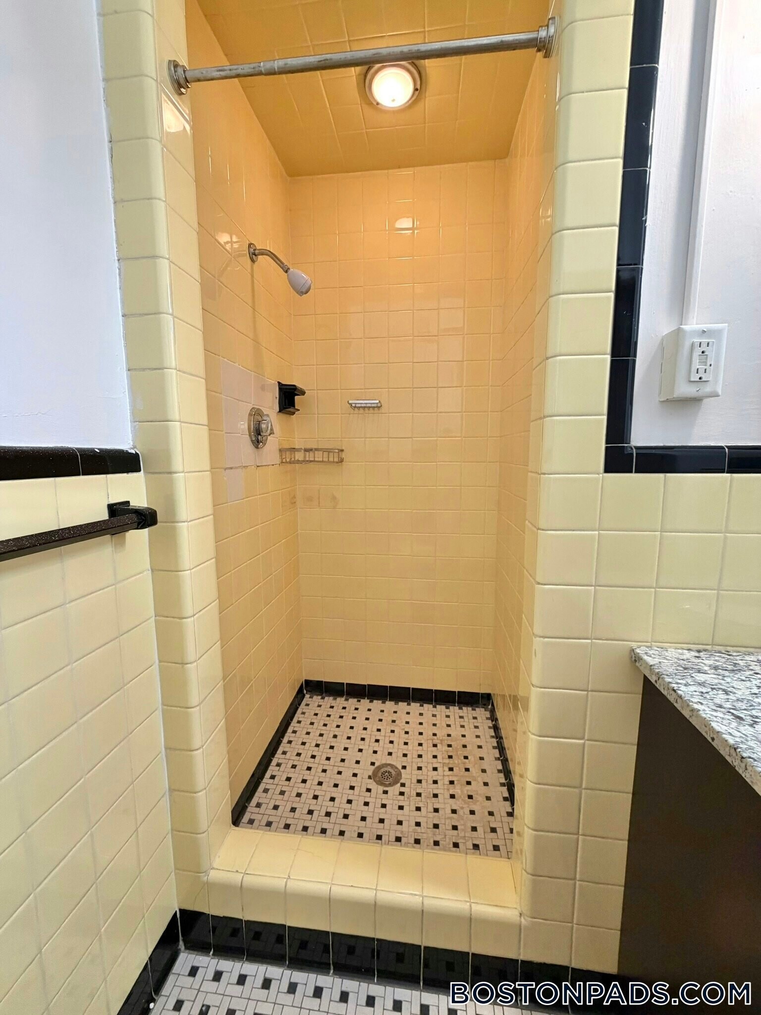 Building Photo - 62 Boylston St