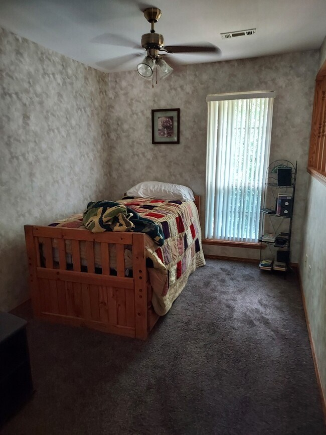 2nd bed - 4880 Callahan Mountain Rd