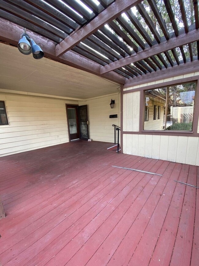 Building Photo - Beautiful Home in Old Southwest Reno w/Large Backyard