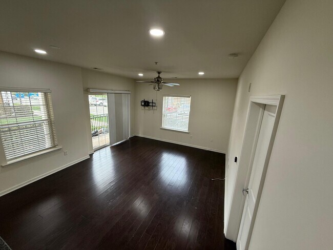 Building Photo - 518 E Celebration Way