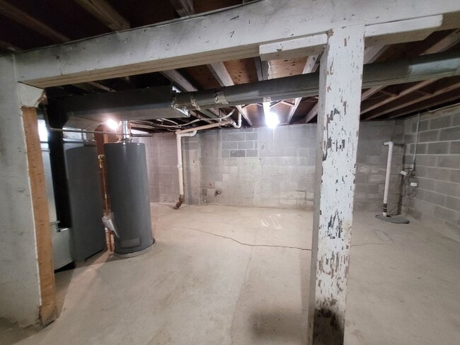 Building Photo - Renovated (in 2024!) two bedroom home, har...