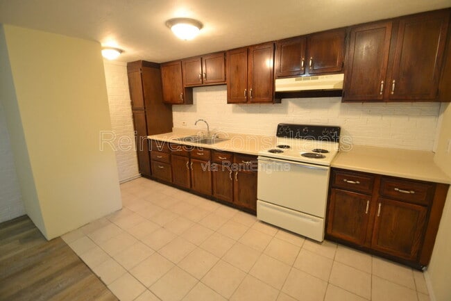 Building Photo - 35 Wesleyan Ct