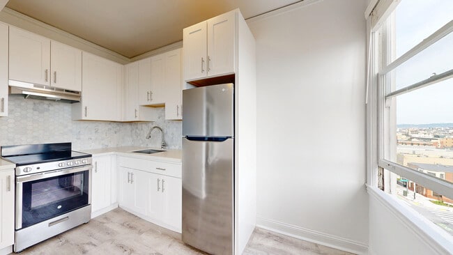 Building Photo - 19 Hermann St