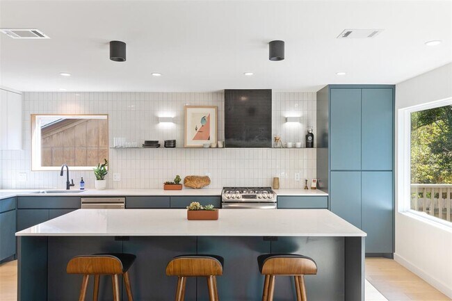 Building Photo - 2815 Goldbridge Dr