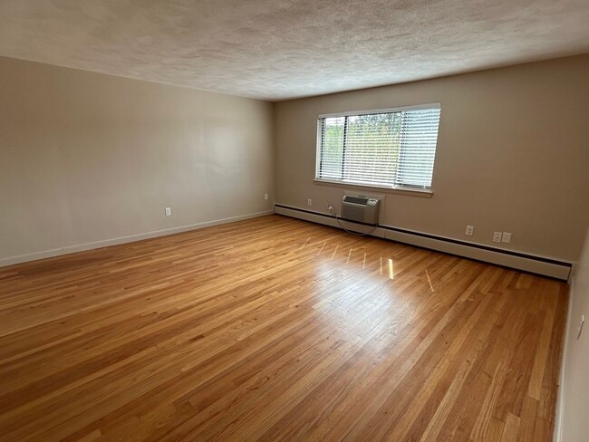 Building Photo - 56 Charlesbank Way