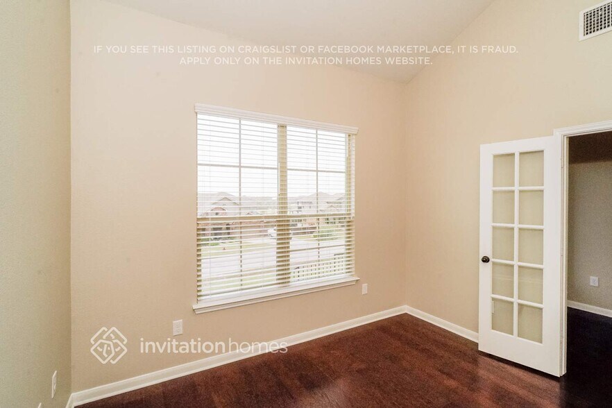 Building Photo - 9909 Cirrus Dr
