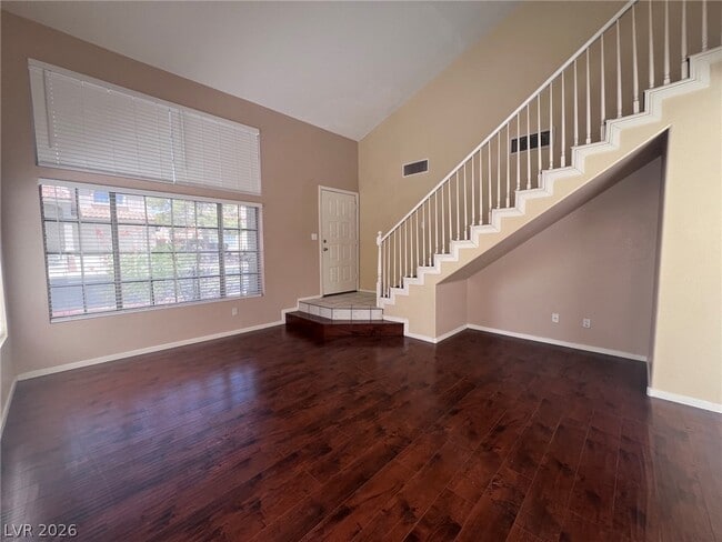 Building Photo - 3440 Middle View Dr