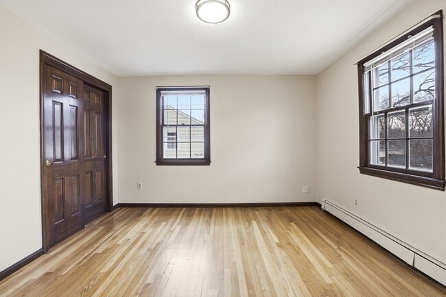 Building Photo - 17 Circle Rd