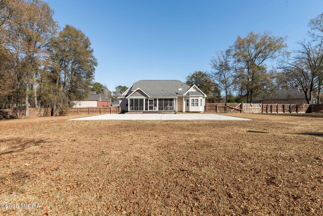 Building Photo - 108 Van Dyke Cove