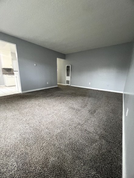 Building Photo - 319 N Bush St