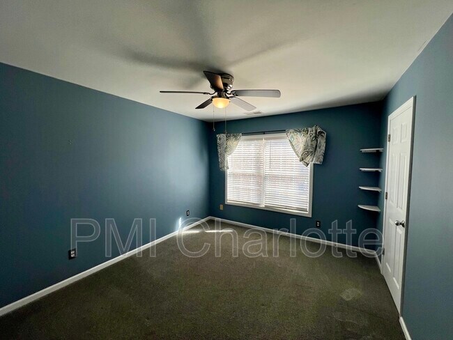 Building Photo - 1316 Emory Ln NW