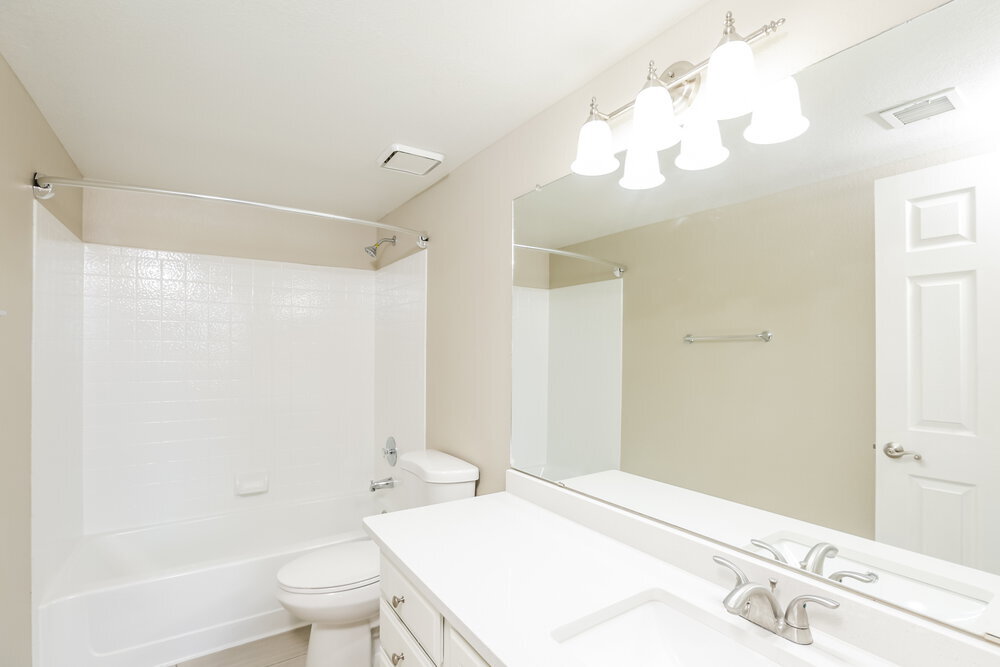 Building Photo - 7922 W Laurel Ln