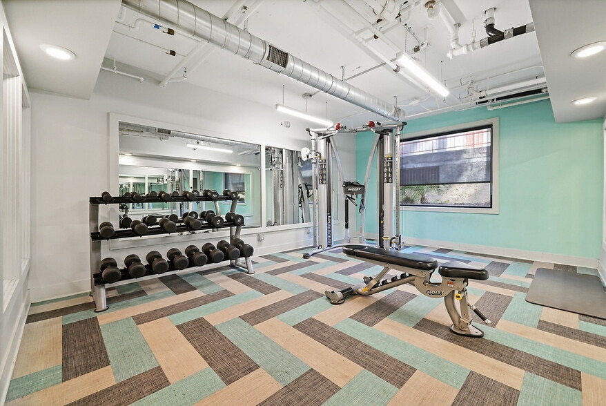 Building Photo - The Henley