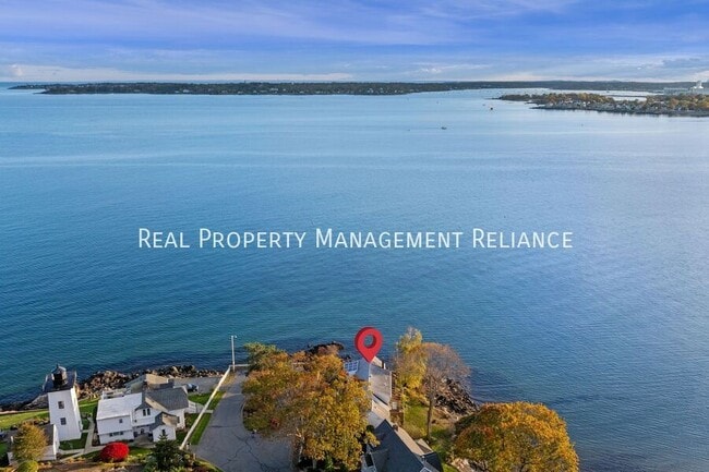 Building Photo - 19 Bayview Ave