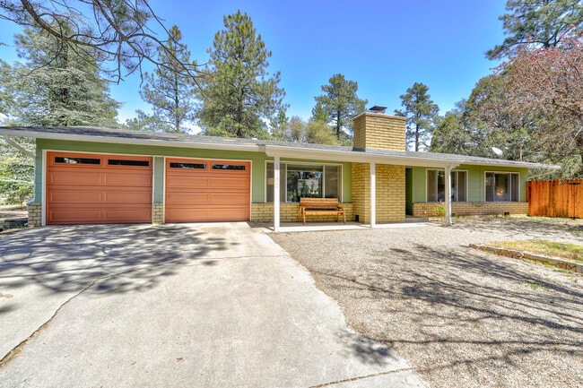 Building Photo - 1786 Autumn Dr